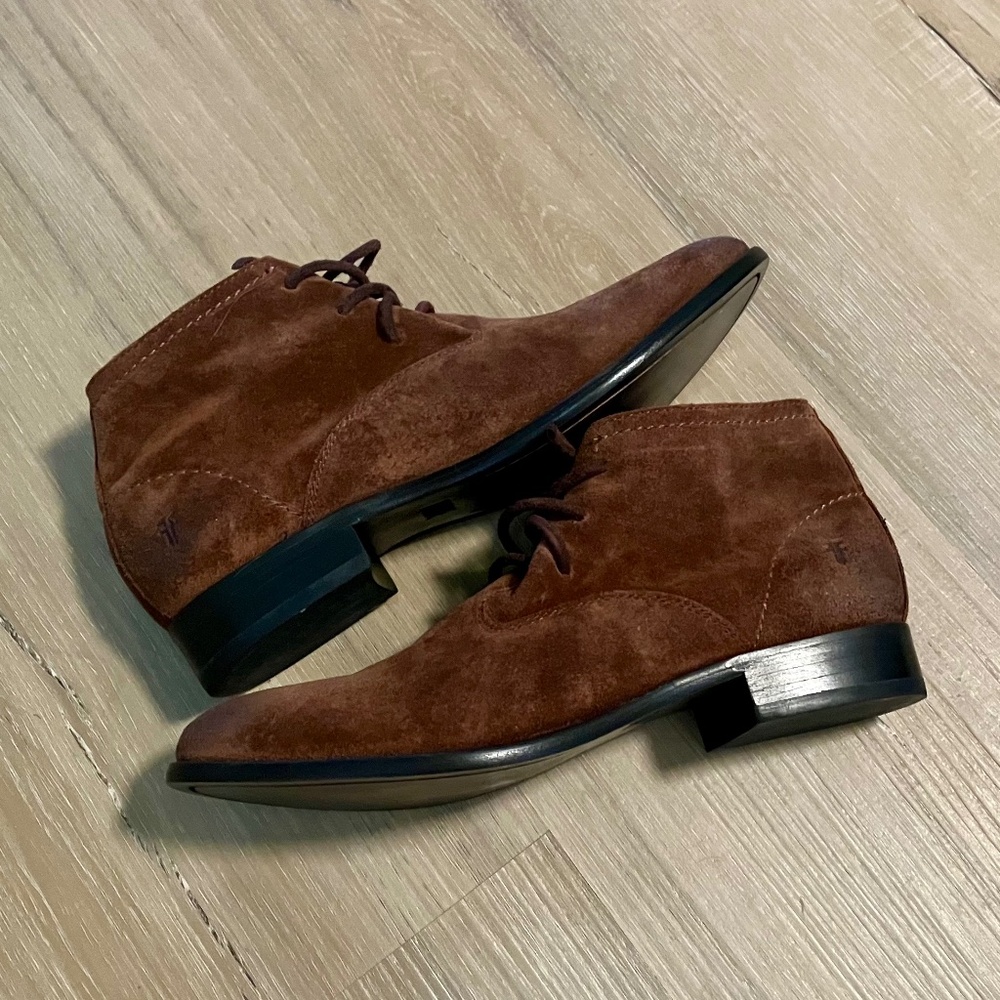 Frye Carly Chukka Brown Oiled Suede boot NWOT